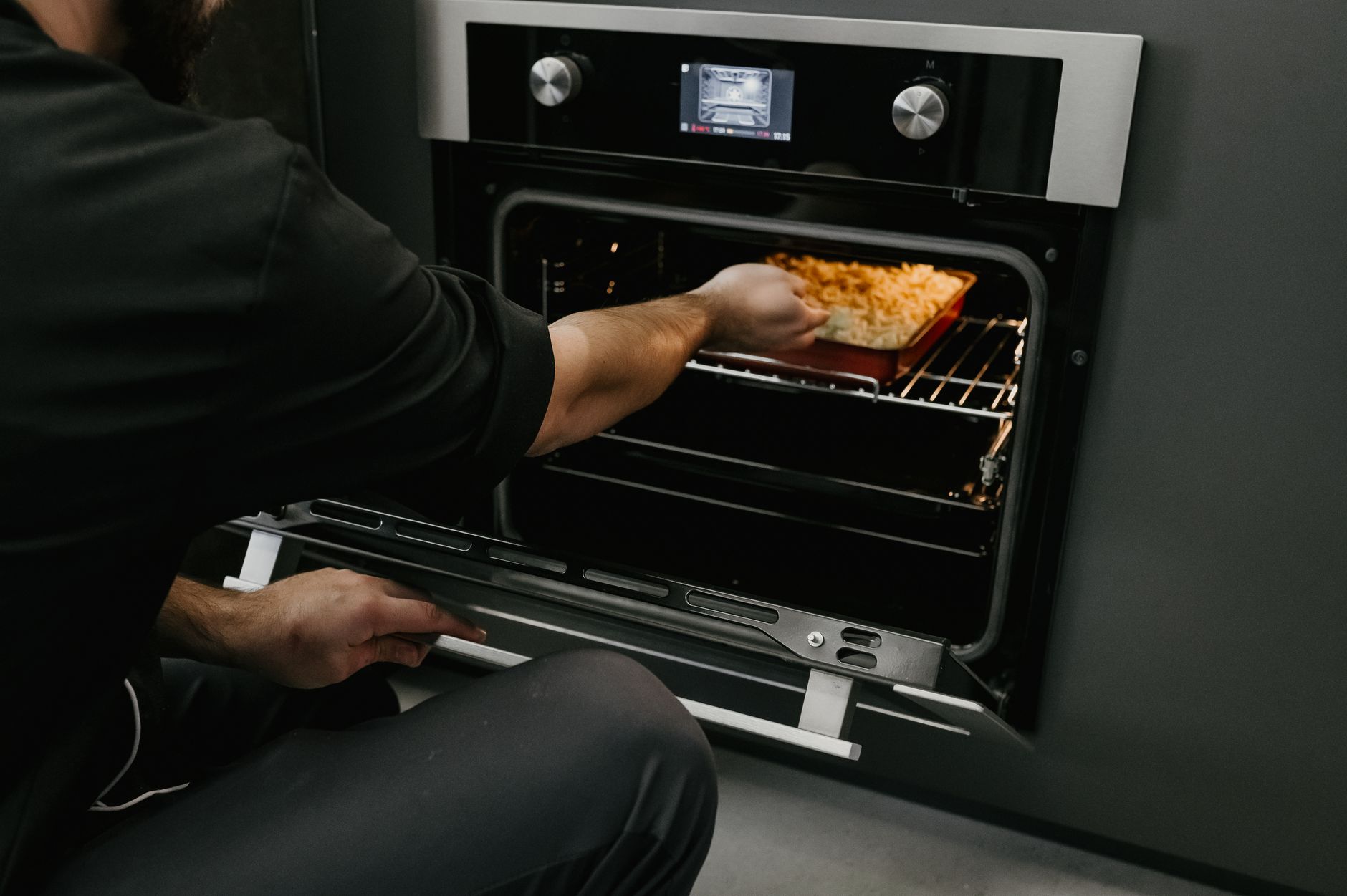 Fours encastrables compacts AEG : la puissance du micro-ondes et du gril réunis dans votre cuisine — AEG