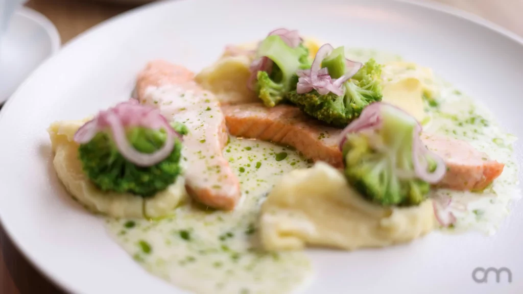 Saumon vapeur et légumes primeurs : la recette santé au four vapeur