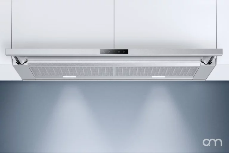 Hotte encastrable V-ZUG AiroClearEncastrer V6000 en inox, filtres et éclairage du plan de travail