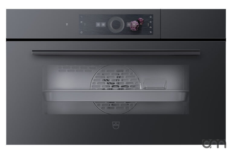 Four à vapeur combiné encastrable V-ZUG CombiSteamer V4000 38, façade miroir noir, écran tactile allumé et cavité visible derrière la vitre